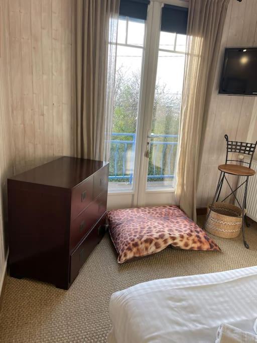 Maison De Charme Avec Vue Mer Трувиль-сюр-Мер Экстерьер фото